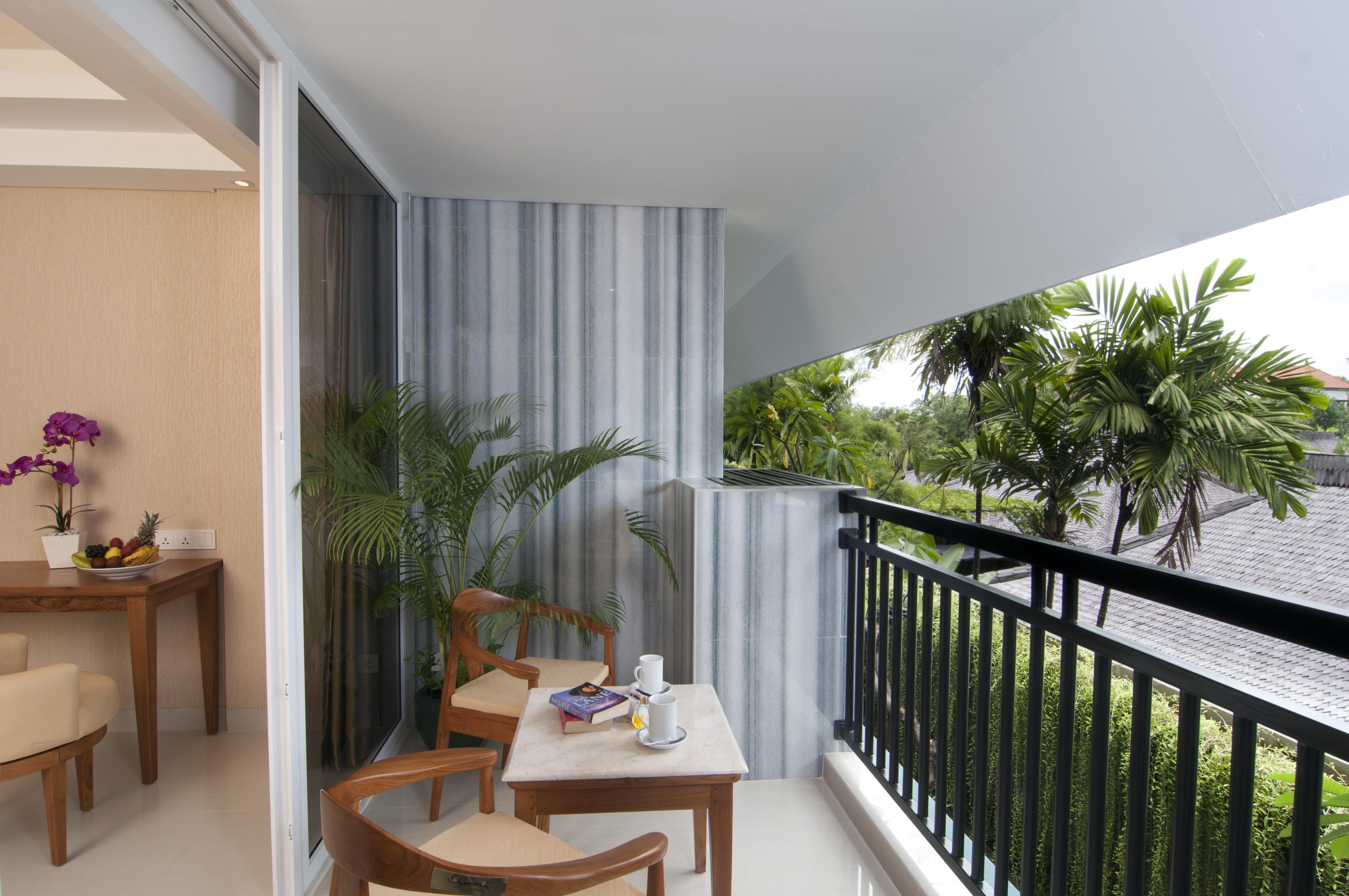 Sulis Beach Hotel & Spa Kuta  Exterior photo